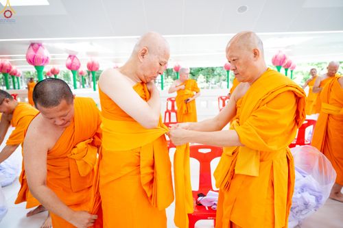 ภาพ No.338839:วันที่ 11 กรกฎาคม พศ.2569 พิธีบรรพชาอุปสมบท โครงการอุปสมบทหมู่ธรรมทายาทนานาชาติ  IDOP รุ่นที่ 21 (ภาษาจีน)  จากประเทศจีน มาเลเซีย สิงคโปร์ และไต้หวัน , โครงการบรรพชาสามเณรโรงเรียนนานาชาติ รุ่นที่ 15