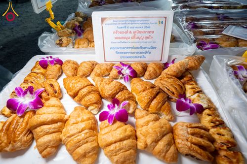 ภาพ No.291421:วันที่ 10 มกราคม พ.ศ. 2569 พิธีถวายภัตตาหารเป็นสังฆทาน แด่พระธรรมยาตรา ณ อนุสรณ์สถานคลองบางนางแท่น อ.สามพราน จ.นครปฐม ในโครงการธรรมยาตรา กตัญญูบูชา มหาปูชนียาจารย์ พระมงคลเทพมุนี(สด จนฺทสโร) พระผู้ปราบมาร อนุสรณ์สถาน 7 แห่ง ปีที่ 14