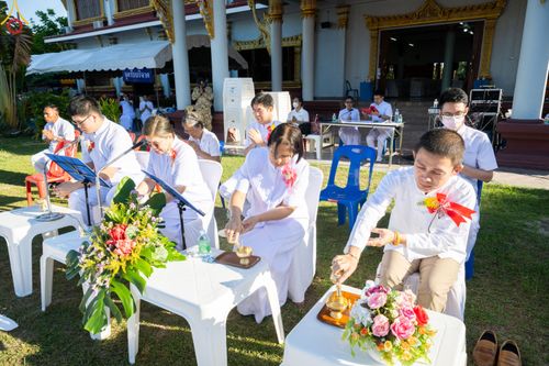 ภาพ No.83146:พิธีถวายสังฆทาน 323 วัด 4 จังหวัดชายแดนภาคใต้ ปีที่ 19 ครั้งที่ 163 พิธีมอบกองทุนหนุนแรงใจช่วยครูใต้ ปีที่ 16 ครั้งที่ 128  และพิธีทำบุญอุทิศส่วนกุศลให้ผู้วายชนม์ ในวันเสาร์ที่ 8 กรกฎาคม พ.ศ. 2566 ณ หอประชุม อาคารพระสุทธิสมณวัตรานุสรณ์   วัดมุจลินทวาปีวิ