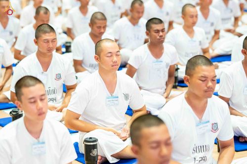 ภาพ No.341509:วันที่ 26 กรกฎาคม พ.ศ. 2569 โครงการพัฒนาคุณธรรม จริยธรรม สำหรับนักเรียนนายสิบตำรวจ (นสต.) รุ่นที่ 17 ศูนย์ฝึกอบรมตำรวจภูธรภาค 1 ได้จัดกิจกรรม  จุดเทียนรวมใจและปฏิบัติธรรมเจริญสมาธิภาวนา เพื่อน้อมอุทิศถวายเป็นพระราชกุศลฯ ณ ศูนย์ปฏิบัติธรรมเวิล์ดพีช วัลเล่