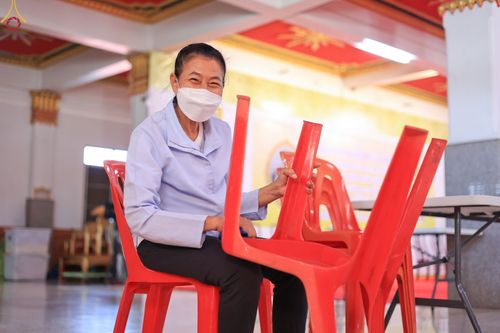 ภาพ No.65932:เจ้าหน้าที่สำนักศรัทธาภิบาล เตรียมงานอุปสมบท ที่วัดป่าโมกวรวิหาร จ.อ่างทอง วันที่ 6 ธันวาคม พ.ศ.2565