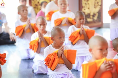 ภาพ No.317979:วันพฤหัสบดีที่ 2 เมษายน พ.ศ.2569 พิธีปลงผม , พิธีขอขมามอบบาตรและผ้าไตร , พิธีบรรพชาสามเณร จำนวน 28 รูป   ณ วัดโซกเป็ดอภิญญาโณ ต.เมืองเก่า อ.เมือง จ.สุโขทัย