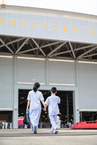 ภาพ No.337566:วันอาทิตย์ต้นเดือน 5 กรกฎาคม พ.ศ.2569 พิธีตักบาตรข้าวสารอาหารแห้ง  ณ บ้านแก้วเรือนทองคุณยายฯ วัดพระธรรมกาย