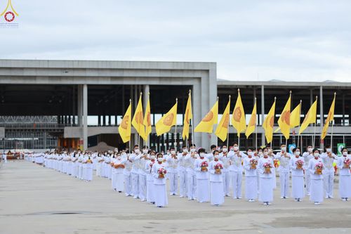 ภาพ No.87748:พิธีบรรพชาอุปสมบท ในโครงการอุปสมบทหมู่บูชาธรรม วันครูผู้ค้นพบวิชชาธรรมกาย ณ วัดพระธรรมกาย ในวันเสาร์ที่ 16 กันยายน พ.ศ.2566
