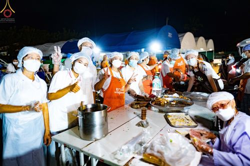 ภาพ No.71135:พิธีถวายภัตตาหารเป็นสังฆทาน แด่คณะพระธรรมยาตราฯ ในโครงการธรรมยาตราฯ ปีที่ 11 ณ อนุสรณ์สถานคลองบางนางแท่น อ.สามพราน จ.นครปฐม วันที่ 14 มกราคม พ.ศ. 2566