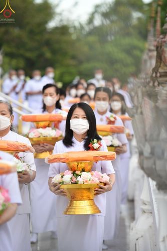 ภาพ No.65512:พิธีเวียนประทักษิณ และขอขมามอบผ้าไตร รุ่นบูชาธรรมมหาปูชนียาจารย์  ปี ๒๕๖๕ ณ วัดพระพุทธบาทราชวรมหาวิหาร  อ.พระพุทธบาท จ.สระบุรี วันเสาร์ที่ ๒๐ พฤศจิกายน พ.ศ. ๒๕๖๕
