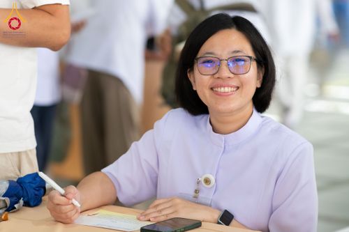 ภาพ No.326686:วันที่ 1 พฤษภาคม พ.ศ.2569 พิธีบุพเปตพลี ครั้งที่ 181 ร่วมอุทิศบุญแด่หมู่ญาติที่ล่วงลับไปแล้ว และสืบทอดอายุพระพุทธศาสนา ณ หอฉันคุณยายอาจารย์ฯ วัดพระธรรมกาย