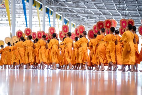 ภาพ No.338917:วันอาทิตย์ที่ 12 กรกฎาคม พ.ศ.2569 พิธีมุทิตาผู้สอบได้เปรียญธรรม ประโยค 1-2 ถึง ป.ธ.9 และ บ.ศ.1-2 ถึง บ.ศ.6 สำนักศาสนศึกษาวัดพระธรรมกาย ประจำปี 2569, พิธีมอบตราตั้งแต่งตั้งอาจารย์ใหญ่ สำนักศาสนศึกษาวัดพระธรรมกาย