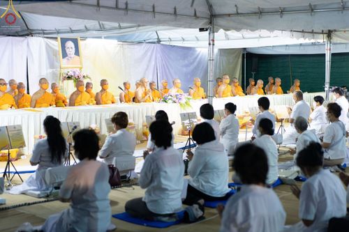 ภาพ No.69965:พิธีถวายภัตตาหารเป็นสังฆทาน แด่คณะพระธรรมยาตราฯ ในโครงการธรรมยาตราฯ ปีที่ 11 ณ อนุสรณ์สถานมหาวิหารพระมงคลเทพมุนี อ.สองพี่น้อง จ.สุพรรณบุรี วันที่ 10 มกราคม พ.ศ. 2566