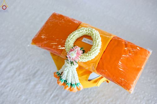 ภาพ No.63872:พิธีขอขมาและมอบผ้าไตรแด่นาคธรรมทายาท โครงการอุปสมบทบูชาธรรมมหาปูชนียาจารย์ วันอาทิตย์ที่ 20 พฤศจิกายน พ.ศ. 2565