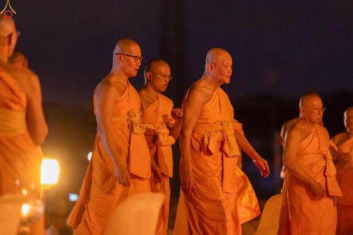 ภาพ No.308147:วันที่ 31 มกราคม พ.ศ. 2569 พิธีจุดประทีปธรรมถวายเป็นพุทธบูชา  และบูชาธรรมมหาปูชนียาจารย์ (ภาพชุดที่ 3) ณ วัดพระธรรมกาย ปทุมธานี ในโครงการธรรมยาตรา กตัญญูบูชา มหาปูชนียาจารย์ พระมงคลเทพมุนี(สด จนฺทสโร) พระผู้ปราบมาร อนุสรณ์สถาน 7 แห่ง ปีที่ 14