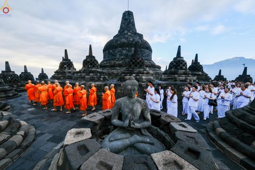 ภาพ No.331590:วันอาทิตย์ที่ 31 พฤษภาคม พ.ศ. 2569 เทศกาลวิสาขบูชานานาชาติ มหาเจดีย์บุโรพุทโธ (Borobudur) ในจังหวัดชวากลาง ประเทศอินโดนีเซีย