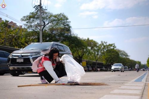 ภาพ No.306529:ภาพเบื้องหลังอาสาสมัครรวมใจ ชุดที่ 5 ในโครงการธรรมยาตรา กตัญญูบูชา มหาปูชนียาจารย์ พระมงคลเทพมุนี(สด จนฺทสโร) พระผู้ปราบมาร อนุสรณ์สถาน 7 แห่ง ปีที่ 14