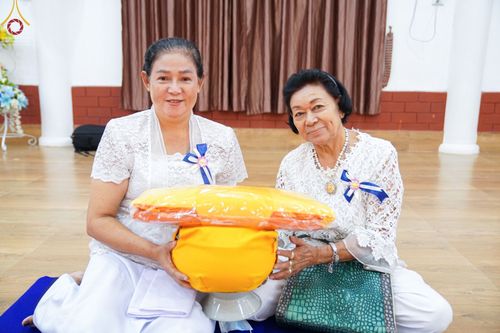 ภาพ No.65424:พิธีขอขมาผู้ปกครอง โดยนาคธรรมทายาท ในโครงการอุปสมบทบูชาธรรม มหาปูชนียาจารย์ประจำปี 2565 วันที่ 19 พฤศจิกายน พ.ศ. 2565 ณ ศูนย์ปฏิบัติธรรมลำปาง