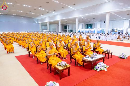 ภาพ No.90827:พิธีบำเพ็ญกุศลสวดพระอภิธรรม  อุบาสกถาวร พรหมถาวร (อุบาสกผู้ปั้นพระ) คืนที่ 4 วันอังคารที่ 17 ตุลาคม พ.ศ. 2566 ณ ห้องแก้วสารพัดนึก 1 สภาธรรมกายสากล วัดพระธรรมกาย จ.ปทุมธานี