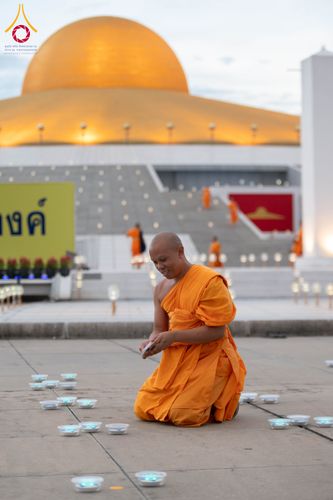 ภาพ No.345738:วันพฤหัสบดีที่ 27 สิงหาคม พ.ศ.2569 พิธีจุดประทีป เนื่องในวันธรรมชัย ณ วัดพระธรรมกาย ปทุมธานี