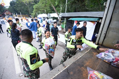 ภาพ No.283434:วันที่ 12 -13 ธันวาคม พ.ศ.2568 เบื้องหลังความสำเร็จ ของการจัดงานตักบาตร พระ 1,000 รูป เขาใหญ่