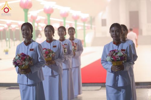 ภาพ No.298008:วันเสาร์ที่ 17 มกราคม พ.ศ. 2569 พิธีบรรพชาอุปสมบท โครงการอุปสมบทหมู่ บูชาธรรมครบ 117 ปี คุณยายอาจารย์มหารัตนอุบาสิกาจันทร์ ขนนกยูง  ณ อุโบสถพระไตรปิฎก วัดพระธรรมกาย