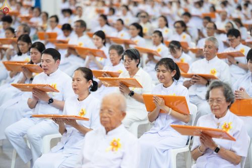 ภาพ No.345585:วันพฤหัสบดีที่ 27 สิงหาคม พ.ศ.2569 พิธีทอดผ้าป่าเพื่อถวายอุปกรณ์สื่อโสตทัศน์ อาคาร 82 ปี หลวงพ่อธัมมชโย พิธีทอดผ้าป่าสมทบกฐินวัดพระธรรมกาย และสมทบกฐิน 30,000 กว่าวัดทั่วไทย ครั้งที่ 1 ประจำปี พุทธศักราช 2569 ณ วัดพระธรรมกาย ปทุมธานี