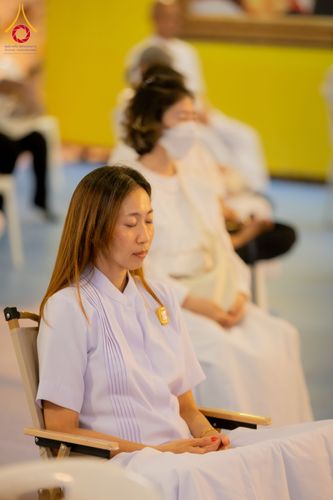 ภาพ No.286718:วันอาสาฬหบูชา วันพฤหัสบดีที่ 10 กรกฏาคม พ.ศ.2568  พิธีเวียนประทักษิณรอบพระมหาธรรมกายเจดีย์ , พิธีฉลองชัยสวดมนต์บทธัมมจักกัปปวัตตนสูตร ครบ 7,520,000,000 จบ ณ มหารัตนวิหารคด วัดพระธรรมกาย