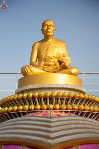 ภาพ No.74292:พุทธบุตรธรรมยาตรา ปฏิบัติธรรมและบันทึกภาพประวัติศาสตร์ ในโครงการธรรมยาตรากตัญญูบูชา มหาปูชนียาจารย์ พระมงคลเทพมุนี(สด จนฺทสโร) พระผู้ปราบมาร อนุสรณ์สถาน 7 แห่ง ปีที่ 11 ณ อนุสรณ์สถานลำดับที่ 6 สถานที่ค้นคว้าและเผยแผ่วิชาธรรมกาย วัดปากน้ำภาษีเจริญ กรุงเทพ