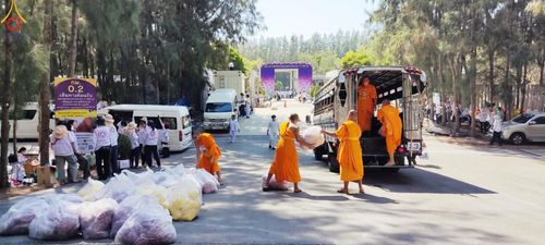 ภาพ No.105804:V.2 ทุ่มเท การเตรียมงาน เก็บงาน การรับบุญของเจ้าหน้าที่หน่วยงานต่างๆ เพื่อโครงการธรรมยาตรา กตัญญูบูชามหาปูชนียาจารย์ พระมงคลเทพมุนี (สด จนฺทสโร) พระผู้ปราบมาร อนุสรณ์สถาน 7 แห่ง ปีที่ 12 ระหว่างวันที่ 2 - 31 มกราคม พ.ศ.2567