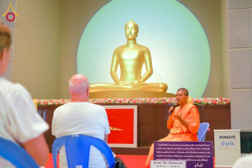 ภาพ No.326818:วันที่ 27-30 เมษายน พ.ศ.2569 ต้อนรับชาวต่างชาติจากประเทศมาเลเซีย ฝรั่งเศส เมียนมาร์ และศรีลังกา  เยี่ยมชมวัดพระธรรมกาย