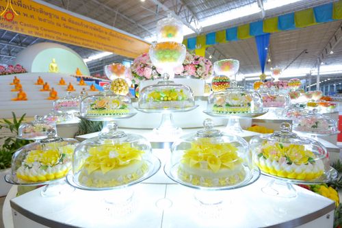 ภาพ No.81557:พิธีตักบาตร ข้าวสารอาหารแห้ง และพิธีบูชาข้าวพระ ณ สภาธรรมกายสากล วัดพระธรรมกาย วันเสาร์ที่ 3 มิถุนายน 2566