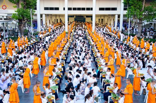 ภาพ No.78501:พิธีตัดปอยผม โครงการหน่อแก้วเปรียญธรรมรุ่นที่ 11  วันที่ 26 มีนาคม พ.ศ.2566  ณ หมู่กุฏิสามเณร อาคารค่ายจองแชมป์ วัดพระธรรมกาย