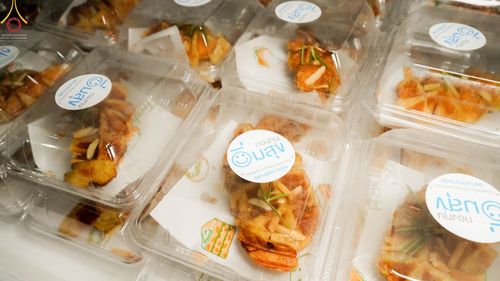 ภาพ No.71004:พิธีถวายภัตตาหารเป็นสังฆทาน แด่คณะพระธรรมยาตราฯ ในโครงการธรรมยาตราฯ ปีที่ 11 ณ อนุสรณ์สถานคลองบางนางแท่น อ.สามพราน จ.นครปฐม วันที่ 13 มกราคม พ.ศ. 2566