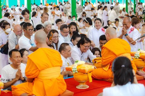 ภาพ No.137785:พิธีอุปสมบทสามเณรอุทิศชีวิต 11 รูป วันวิสาขบูชา พุธที่ 22 พฤษภาคม พ.ศ.2567 ณ อุโบสถ วัดพระธรรมกาย