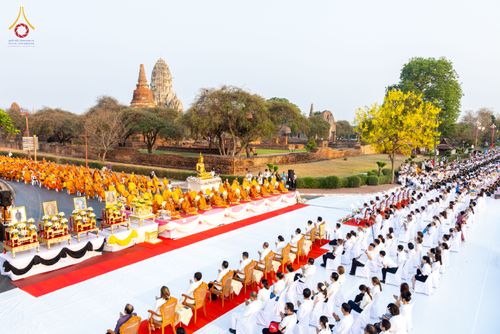 ภาพ No.318061:วันเสาร์ที่ 4 เมษายน พ.ศ. 2569 งานทำบุญเมืองใจกลางอยุธยา  ตักบาตรพระ 1,109 รูป ณ ถนนชีกุน หน้าวัดมหาธาตุ และวัดราชบูรณะ