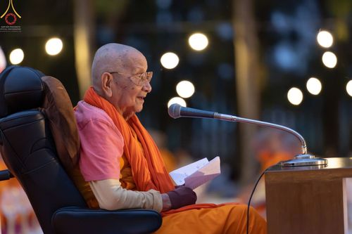 ภาพ No.69341:พิธีจุดประทีปถวายเป็นพุทธบูชา และบูชาธรรมมหาปูชนียาจารย์ ในโครงการธรรมยาตรากตัญญูบูชา มหาปูชนียาจารย์ พระมงคลเทพมุนี(สด จนฺทสโร) พระผู้ปราบมาร ปีที่ 11 ณ อนุสรณ์สถานมหาวิหารพระมงคลเทพมุนี อ.สองพี่น้อง จ.สุพรรณบุรี