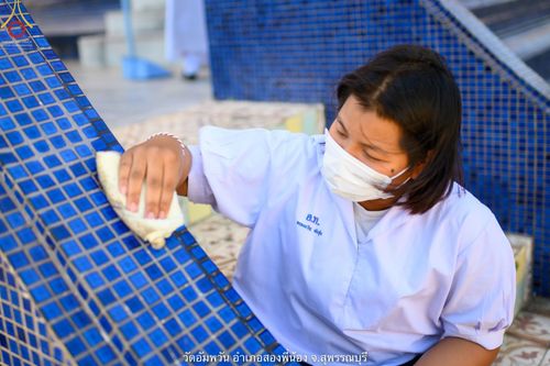 ภาพ No.69170:พระธรรมยาตรา ปฏิบัติศาสนกิจ ทำนุบำรุงศาสนสถาน, สวดธรรมจักร, ปฏิบัติธรรม ร่วมกับชุมชน,นักเรียนเด็กดีวีสตาร์ และร่วมพิธีทอดผ้าป่าบำรุงศาสนสถาน ในโครงการธรรมยาตรากตัญญูบูชา มหาปูชนียาจารย์ พระมงคลเทพมุนี(สด จนฺทสโร) พระผู้ปราบมาร อนุสรณ์สถาน 7 แห่ง ปีที่ 11