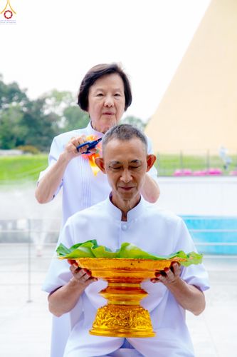 ภาพ No.330168:วันที่ 30 พฤษภาคม พ.ศ.2569 พิธีตัดปอยผมและปลงผม อุบาสกอุปสมบทอุทิศชีวิต 11 ท่าน ณ โบสถ์พระไตรปิฎก วัดพระธรรมกาย จังหวัดปทุมธานี