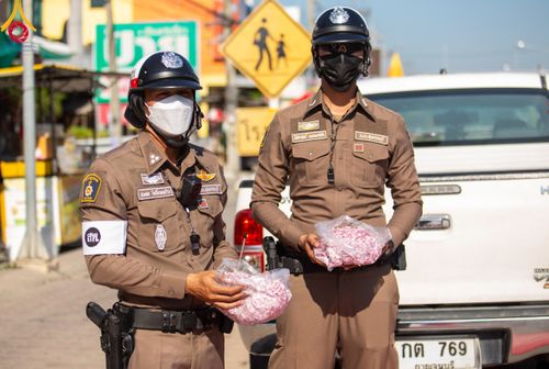 ภาพ No.106149:พิธีต้อนรับพระธรรมยาตรา ชุด 2 ในโครงการธรรมยาตรากตัญญูบูชา มหาปูชนียาจารย์  พระมงคลเทพมุนี(สด จนฺทสโร) พระผู้ปราบมาร  อนุสรณ์สถาน 7 แห่ง ปีที่ 12  วันที่ 3 มกราคม พ.ศ. 2567  ณ อนุสรณ์สถานโลตัสแลนด์ จ.สุพรรณบุรี