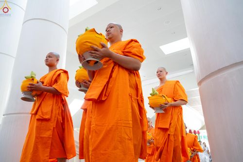 ภาพ No.335436:วันเสาร์ที่ 13 มิถุนายน พ.ศ.2569 พิธีขอบรรพชา , พิธีขอสรณคมน์และศีล , พิธีถวายบาตร , พิธีอุปสมบท โครงการอุปสมบทหมู่ผู้บริหาร รุ่นที่ 16 , โครงการอุปสมบทหมู่ธรรมทายาท  ระดับอุดมศึกษา รุ่นที่ 53 (ภาคฤดูฝน) ณ โบสถ์พระไตรปิฏก วัดพระธรรมกาย