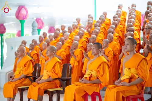 ภาพ No.321408:วันเสาร์ที่ 11 เมษายน พ.ศ.2569 พิธีขอบรรพชา พิธีขอสรณคมณ์และศีล, พิธีถวายบาตร พิธีอุปสมบท โครงการอุปสมบทหมู่ บูชาธรรมหลวงพ่อธัมมชโย พ.ศ.2569 โครงการอุปสมบทหมู่ธรรมทายาท ระดับอุดมศึกษา รุ่น 53 (ภาคฤดูร้อน) ณ วัดพระธรรมกาย ปทุมธานี