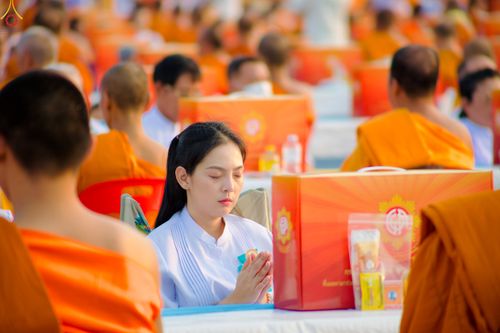 ภาพ No.324673:วันที่ 22 เมษายน พ.ศ.2569 (วันคุ้มครองโลก) บรรยากาศสาธุชน ในงานถวายมหาสังฆทาน 40,000 กว่าวัดทั่วประเทศ ณ ลานธรรม วัดพระธรรมกาย