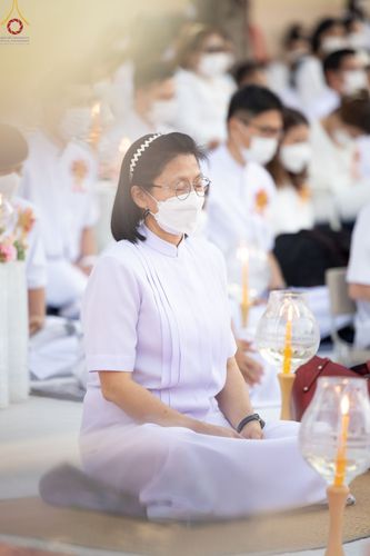 ภาพ No.73283:พิธีจุดประทีปถวายเป็นพุทธบูชา และบูชาธรรมมหาปูชนียาจารย์ ในโครงการธรรมยาตรากตัญญูบูชา มหาปูชนียาจารย์ พระมงคลเทพมุนี(สด จนฺทสโร) พระผู้ปราบมาร ปีที่ 11 ณ อนุสรณ์สถานลำดับที่ 4 สถานที่เกิดด้วยกายธรรม วัดโบสถ์ (บน) บางคูเวียง อ.บางกรวย จ.นนทบุรี วันที่ 21 