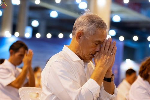 ภาพ No.345939:วันพฤหัสบดีที่ 27 สิงหาคม พ.ศ.2569 พิธีฉลองชัยสวดมนต์บทธัมมจักกัปปวัตตนสูตร 8,657,585,858 จบ ณ มหารัตนวิหารคด วัดพระธรรมกาย