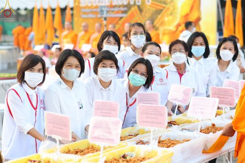 ภาพ No.71815:พิธีถวายภัตตาหารเป็นสังฆทาน แด่คณะพระธรรมยาตราฯ ในโครงการธรรมยาตรากตัญญูบูชา มหาปูชนียาจารย์ พระมงคลเทพมุนี(สด จนฺทสโร) พระผู้ปราบมาร อนุสรณ์สถาน 7 แห่ง ปีที่ 11 วันที่ 17 มกราคม พ.ศ. 2566