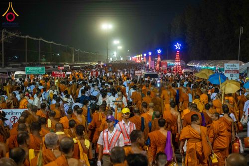 ภาพ No.324549:วันที่ 22 เมษายน พ.ศ.2569 (วันคุ้มครองโลก) บรรยากาศพระสังฆาธิการและสาธุชน การเดินทางกลับ งานถวายมหาสังฆทาน 40,000 กว่าวัดทั่วประเทศ วัดพระธรรมกาย