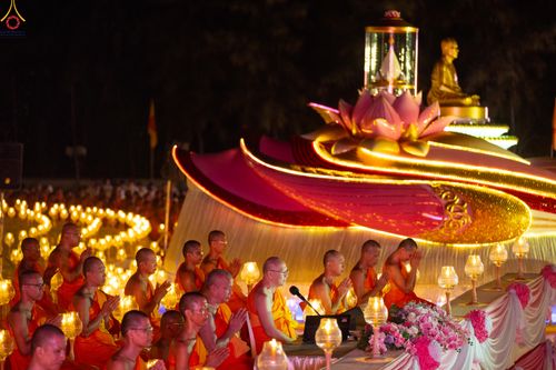 ภาพ No.292172:วันที่ 10 มกราคม พ.ศ. 2569 พิธีจุดประทีปถวายเป็นพุทธบูชา และบูชาธรรมมหาปูชนียาจารย์  ณ อนุสรณ์สถานคลองบางนางแท่น อ.สามพราน จ.นครปฐม ในโครงการธรรมยาตรา กตัญญูบูชา มหาปูชนียาจารย์ พระมงคลเทพมุนี(สด จนฺทสโร) พระผู้ปราบมาร อนุสรณ์สถาน 7 แห่ง ปีที่ 14