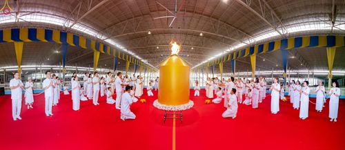 ภาพ No.346440:วันอาทิตย์ที่ 30 สิงหาคม พ.ศ.2569 พิธีจุดเทียนใจ ไฟนิรันดร์ อนันตชัย ณ รัตนบัลลังก์ วัดพระธรรมกาย