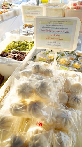 ภาพ No.74986:พิธีถวายภัตตาหารเป็นสังฆทาน แด่คณะพระธรรมยาตราฯ ในโครงการธรรมยาตรากตัญญูบูชา มหาปูชนียาจารย์ พระมงคลเทพมุนี(สด จนฺทสโร) พระผู้ปราบมาร อนุสรณ์สถาน 7 แห่ง ปีที่ 11 วันที่ 29 มกราคม พ.ศ. 2566