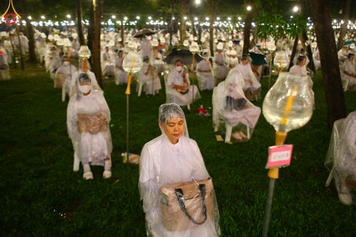 ภาพ No.89398:พิธีประดิษฐานรูปหล่อทองคำ  คุณยายอาจารย์มหารัตนอุบาสิกาจันทร์ ขนนกยูง ภายในมหาวิหารคุณยายอาจารย์ฯ เนื่องในวันครูผู้ค้นพบวิชชาธรรมกาย วันศุกร์ที่ 29 กันยายน พ.ศ. 2566 ณ วัดพระธรรมกาย จ.ปทุมธานี