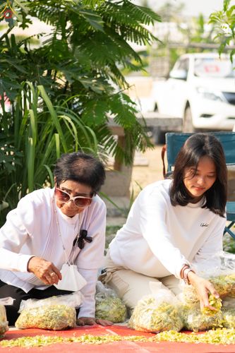 ภาพ No.294965:วันที่ 14 มกราคม พ.ศ. 2569 พิธีต้อนรับพระธรรมยาตรา อนุสรณ์สถานลำดับที่ 4  สถานที่เกิดด้วยกายธรรม ณ วัดโบสถ์บน ต.บางคูเวียง จ.นนทบุรี ในโครงการธรรมยาตรา กตัญญูบูชา มหาปูชนียาจารย์ พระมงคลเทพมุนี(สด จนฺทสโร) พระผู้ปราบมาร อนุสรณ์สถาน 7 แห่ง ปีที่ 14