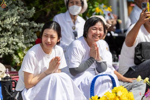 ภาพ No.287705:วันที่ 3 มกราคม พ.ศ. 2569 พิธีต้อนรับพระธรรมยาตรา ครั้งที่ 2 (ภาพชุดที่ 2) ในโครงการธรรมยาตรา กตัญญูบูชา มหาปูชนียาจารย์ พระมงคลเทพมุนี(สด จนฺทสโร) พระผู้ปราบมาร อนุสรณ์สถาน 7 แห่ง ปีที่ 14 ณ อนุสรณ์สถานมหาวิหารพระมงคลเทพมุนี (โลตัสแลนด์) อ.สองพี่น้อง จ.