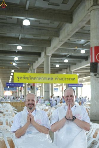 ภาพ No.325891:วันที่ 22 เมษายน พ.ศ.2569(วันคุ้มครองโลก) งานถวายมหาสังฆทาน 40,000 กว่าวัดทั่วประเทศ เจ้าหน้าที่ สาธุชน ร่วมใจจัดเตรียมภัตตาหารเพล (ชุด 2)